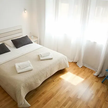 Le Monde Apartment
