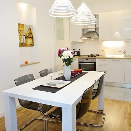 Le Monde Apartment *