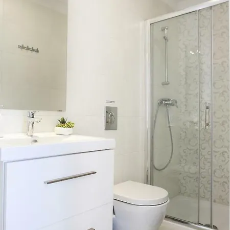 Le Monde Apartment *