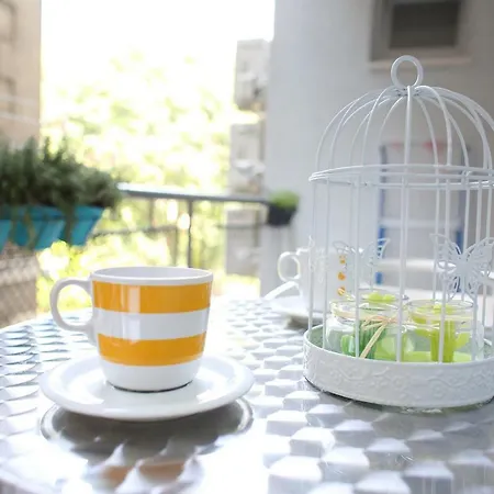 Le Monde Apartment *