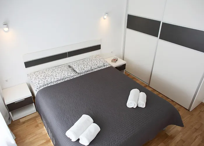 Le Monde Apartment *